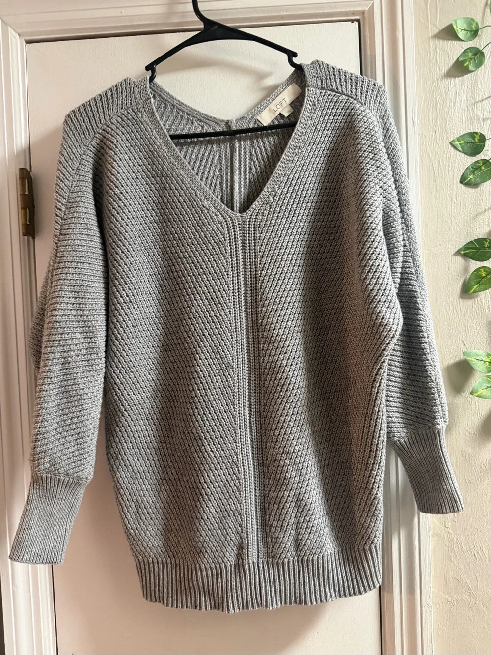 LOFT Women’s Small Gray Chunky Knit V-Neck Dolman Sleeve Sweater Cozy Oversized